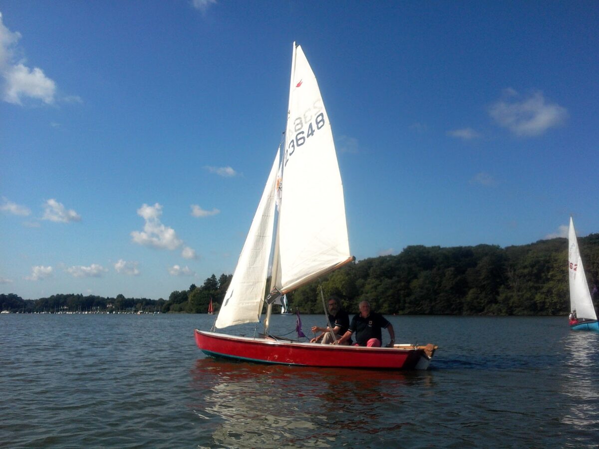 Dériveur Snipe en navigation sur l'Erdre