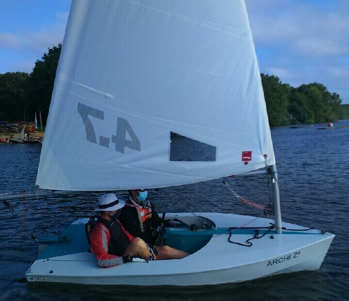 ArchiZ - bateau handivoile en navigation sur l'Erdre